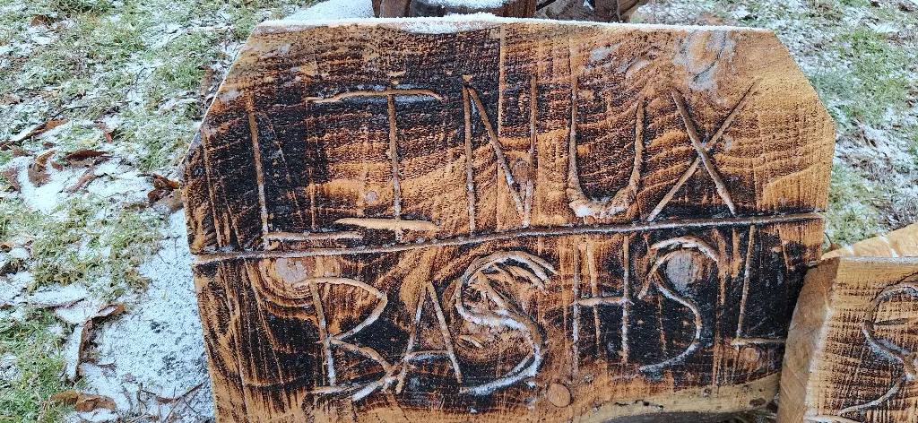 Chainsaw Wood Carving Sign Linux Bash